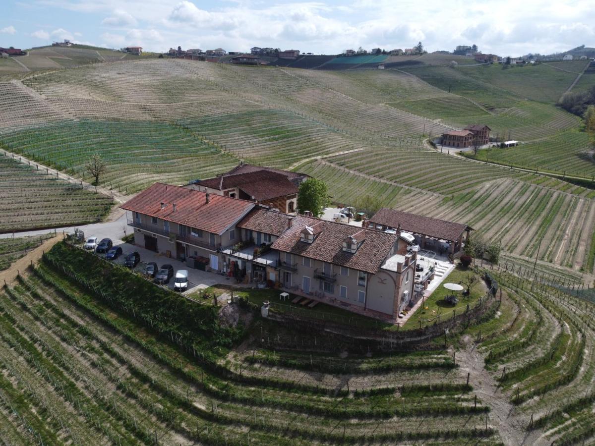 Agriturismo Cascina Sciulun Monforte D'Alba Eksteriør billede